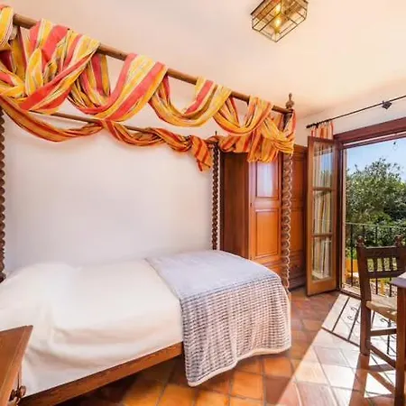 Nofre, Con Un Magnifico Jardin Y Espectacular Piscina