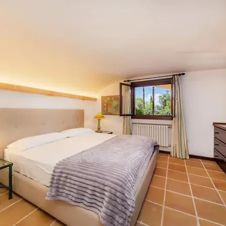 Nofre, Con Un Magnifico Jardin Y Espectacular Piscina